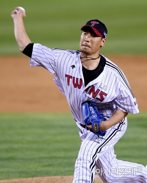 [포토]역투하는 LG 이동현, '내가 돌아왔다'