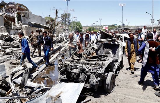 5월 아프가니스탄 카불에서 터진 자살 폭탄 차량(사진=EPA연합뉴스)