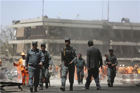 [포토]'사상자 500명 육박' 카불 테러…끔찍한 현장