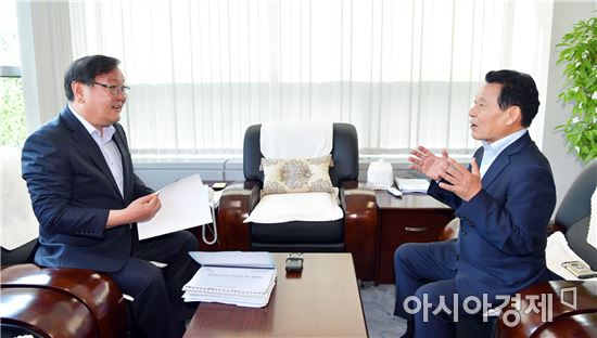 윤장현 광주시장, “지역 균형발전이 먼저다”