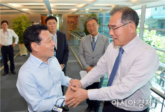 윤장현 광주시장, “지역 균형발전이 먼저다”