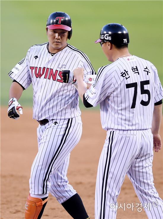 [포토]조윤준, '우전 안타로 찬스 이어간다'