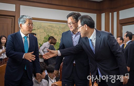 [포토]정례회동 갖는 여야 원내대표