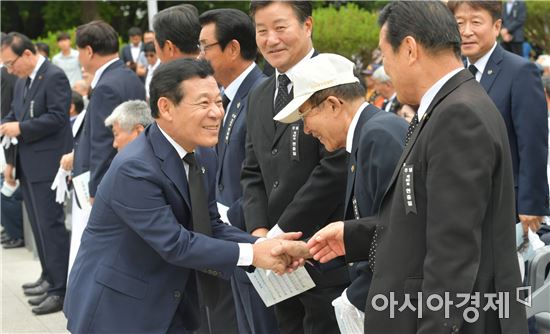 윤장현 광주시장, 제62회 현충일 추념식 참석