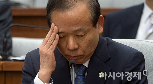 [2017국감]'김이수 권한대행 자격 시비'…헌재 국감 '파행 위기' 