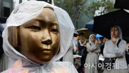 [포토]흐르는 눈물 누가 닦아주나요…