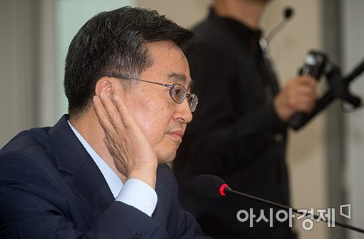 [포토]'잘 안들리네'