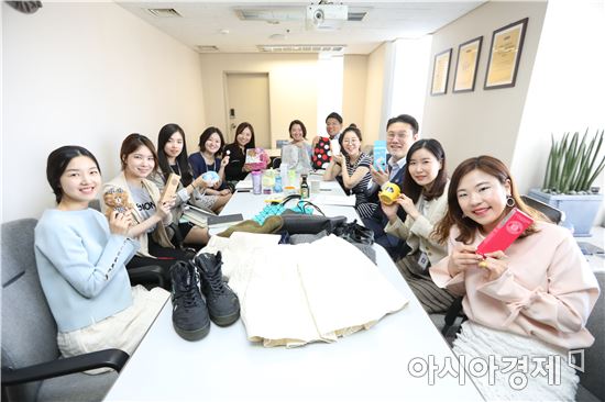 롯데백화점 "바이어 소장 의류·구두 등 파격가에 만나보세요"  