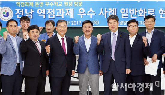 장만채 전남도교육감, 광양하이텍고·순천별량중 찾아 격려