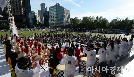 [포토]100인의 북, 소리, 무예 퍼포먼스!