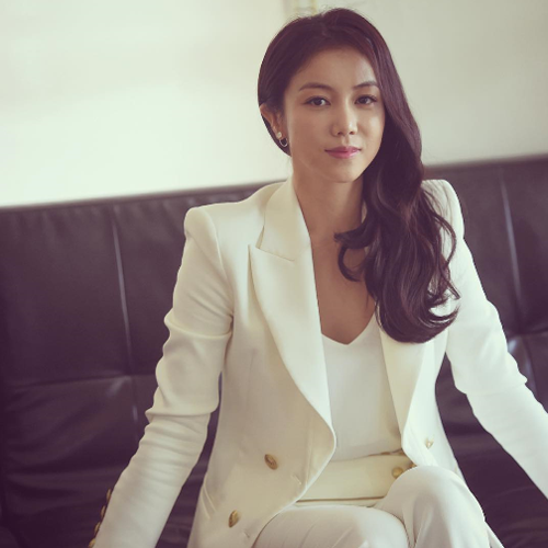 '순백의 여신' 김옥빈, 치명적인 매력 발산