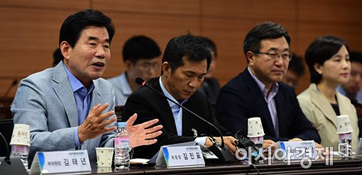 [포토]발언하는 김진표 위원장