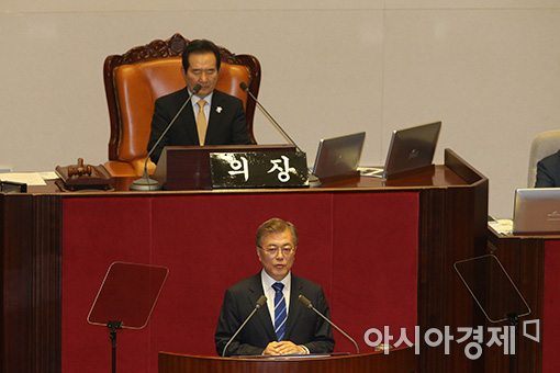 한국당 "文, 추경 일방적 요구…후보자 지명 철회부터"