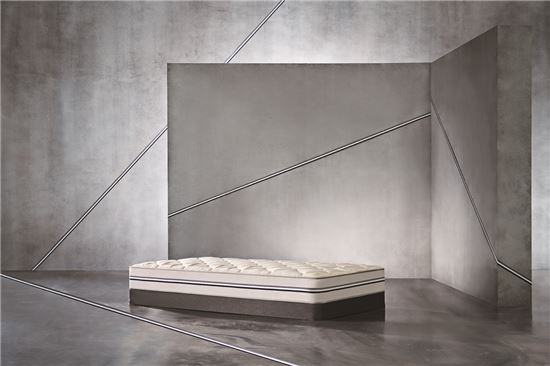 시몬스 침대, N32 '홀리데이 이브닝' 신제품 출시