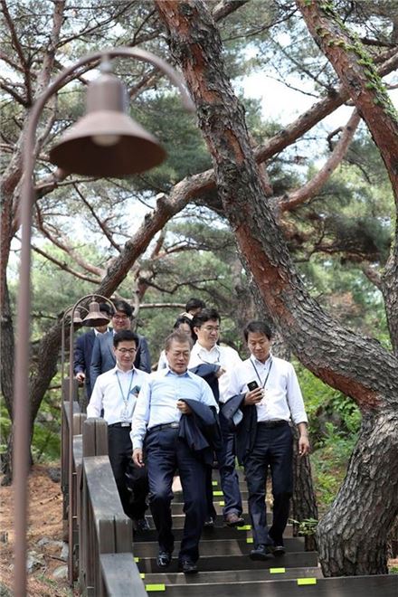 청와대가 공개한 ‘친절한 대통령’ 일화