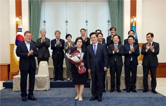 청와대가 공개한 ‘친절한 대통령’ 일화