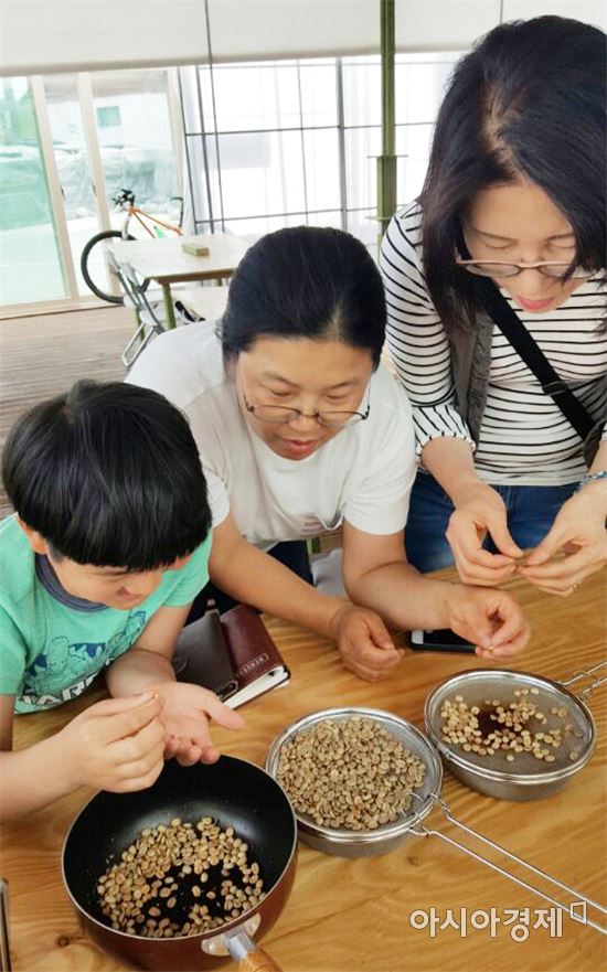 최고의 사진기자에서 커피향기에 풍덩 빠진 임영주 커피농부(담양커피농장)