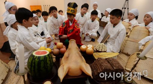 [포토]'비 내리게 해주세요'
