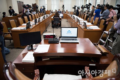 한국당, '무기한 의총' 돌입…인사청문회 지연 작전?