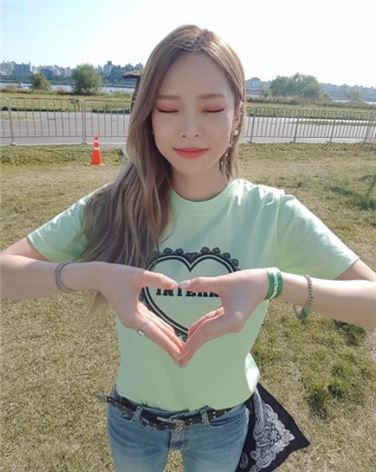 헤이즈, 26일 컴백…새 앨범 '///'는 '너, 먹구름, 비' 의미