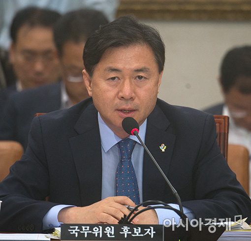 김영춘 "바다모래 채취 연장 곤란…과학적 조사 선행"