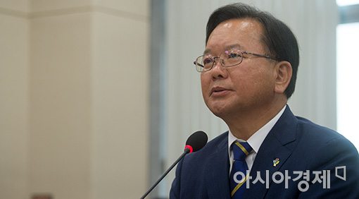 [포토]답변하는 김부겸 후보자