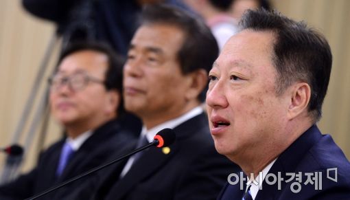 [포토]박용만 회장 "일자리 창출 합치점 찾겠다…"