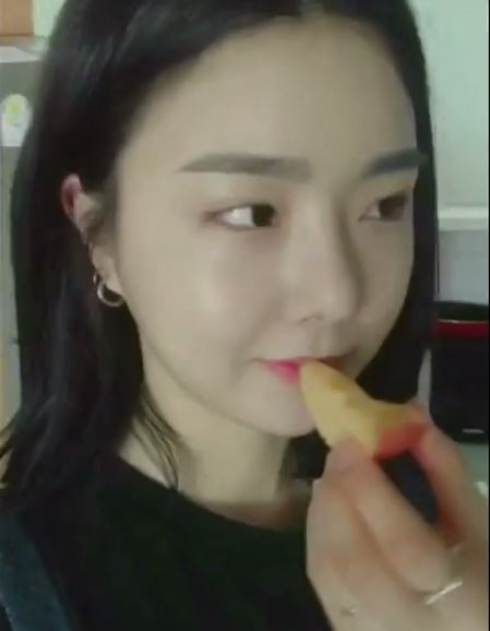 브레이브걸스 유나, 아침 미모…팅팅 부은 게 이 정도?