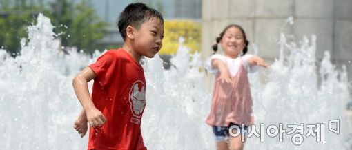 기상청, 전국 폭염주의보…서울 처음