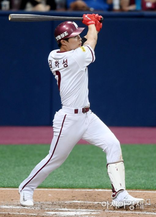[포토]김하성, '승부의 추를 기울이는 그랜드슬램'