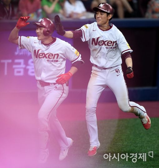 [포토]'만루포' 김하성보다 더 신난 이정후