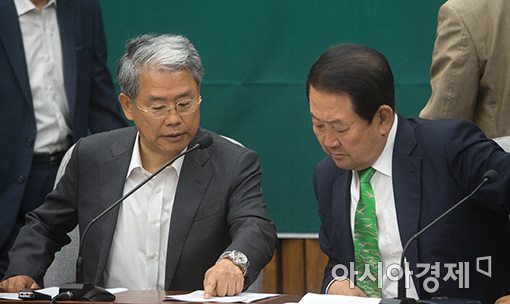 [포토]의견 나누는 박주선·김동철