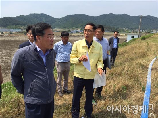 정승 한국농어촌공사 사장은 19일 전남 진도에 위치한 둔전저수지를 방문해 가뭄대책 추진 현황을 점검했다.