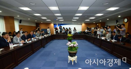 22일 국정委 '통신비 인하방안' 발표…지역의료 인프라 강화 간담회도 개최