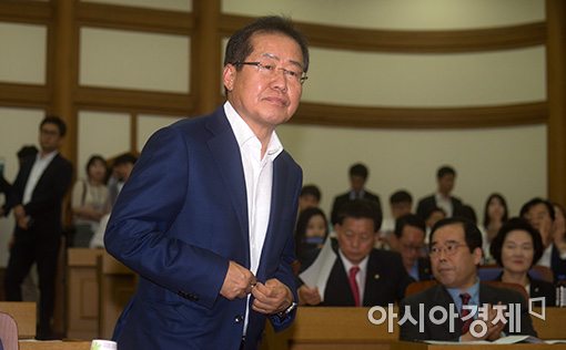 [별난정치] 洪 해명에 정병국 재반박…진실게임으로 변한 '홍준표 입당설'