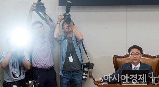[포토]국토위, 김현미 후보자 청문보고서 채택