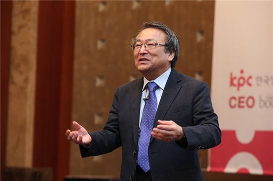 "2030년, 다품종 싼 가격에 소량생산…스마트 공장 완성"