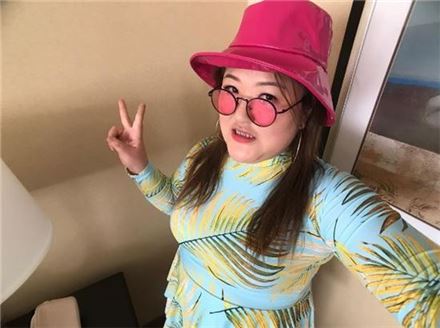 이국주, 수영복 셀카 공개…네티즌 “이 코디 완벽해”