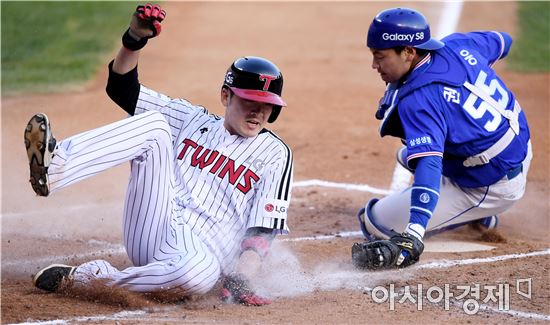 [포토]이형종, '선취득점 성공이야'