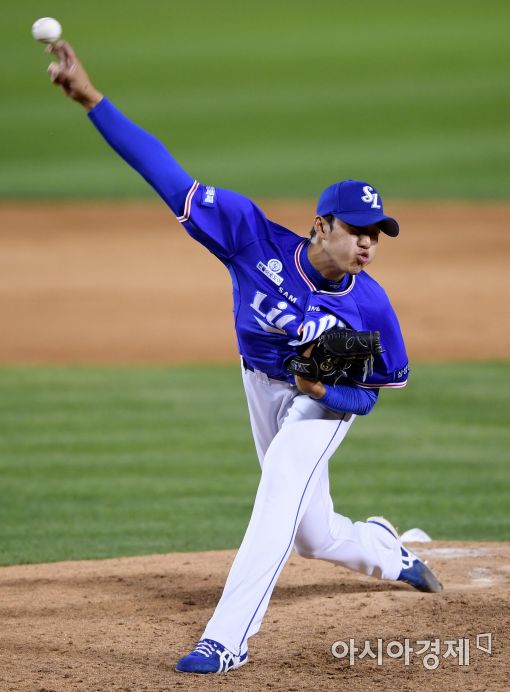 [포토]역투하는 삼성 최충연