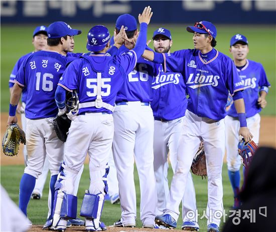 [포토]삼성, '기분좋은 2연승'