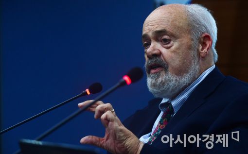 피터스 교수 "촛불 혁명 이후 중요한 것은 제도화 노력…시민참여 구조화 필요"