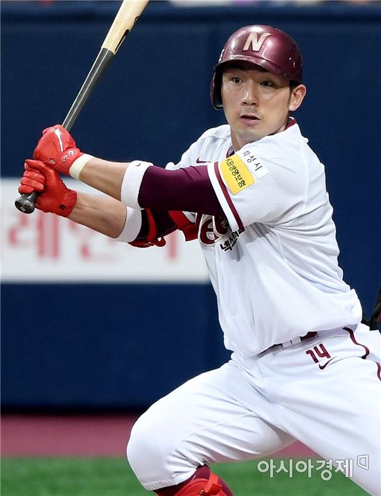 [포토]서건창, '내야 안타로 1타점'