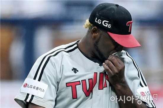 [포토]소사, '2이닝 2실점…불안안 출발'