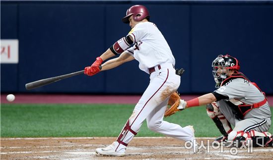 [포토]좌전 안타치는 넥센 김하성