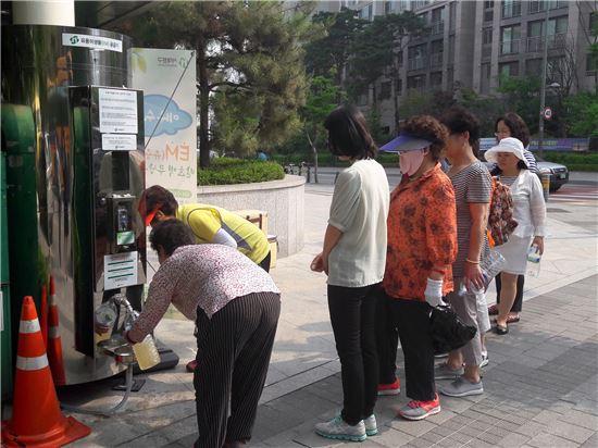 서대문구, EM 발효액 주민에 무료 공급