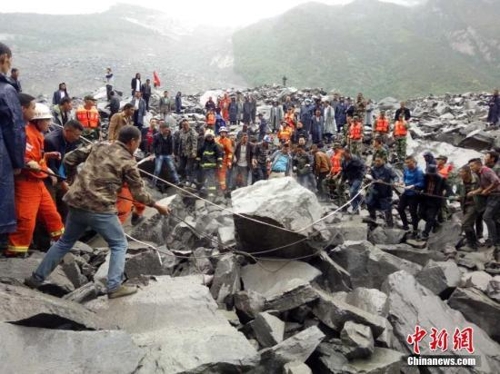 중국 쓰촨 산사태 매몰현장. [사진=중국신문망·연합뉴스]