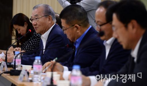 [포토]발언하는 김인호 회장