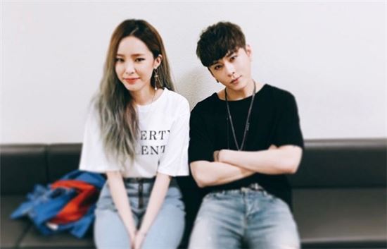 헤이즈, 용준형과 다정샷 포착…'무슨 관계야?'