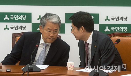 [포토]이야기 나누는 김동철·이용호